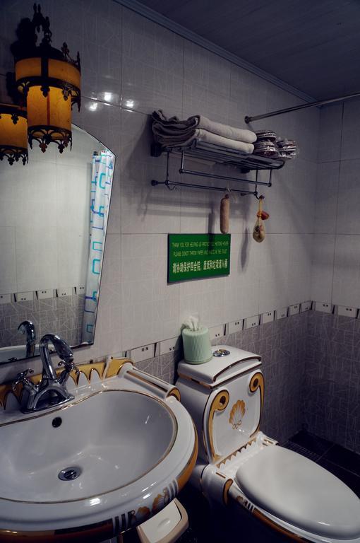Templeside Deluxe Hutong Hotel Pekín Habitación foto